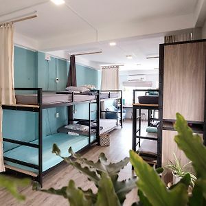 Dormitory Room Mixed